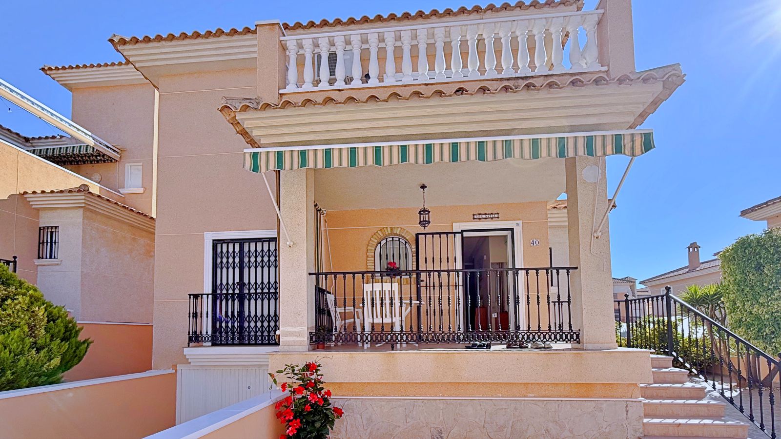 Bedroom in villa for sale in Orihuela
