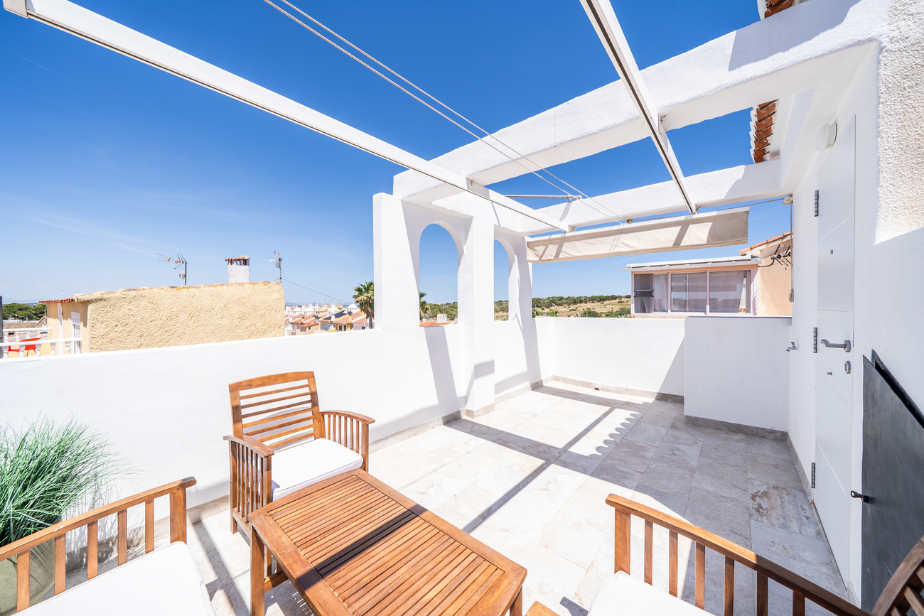 Terrace in apartment for sale in Torrevieja