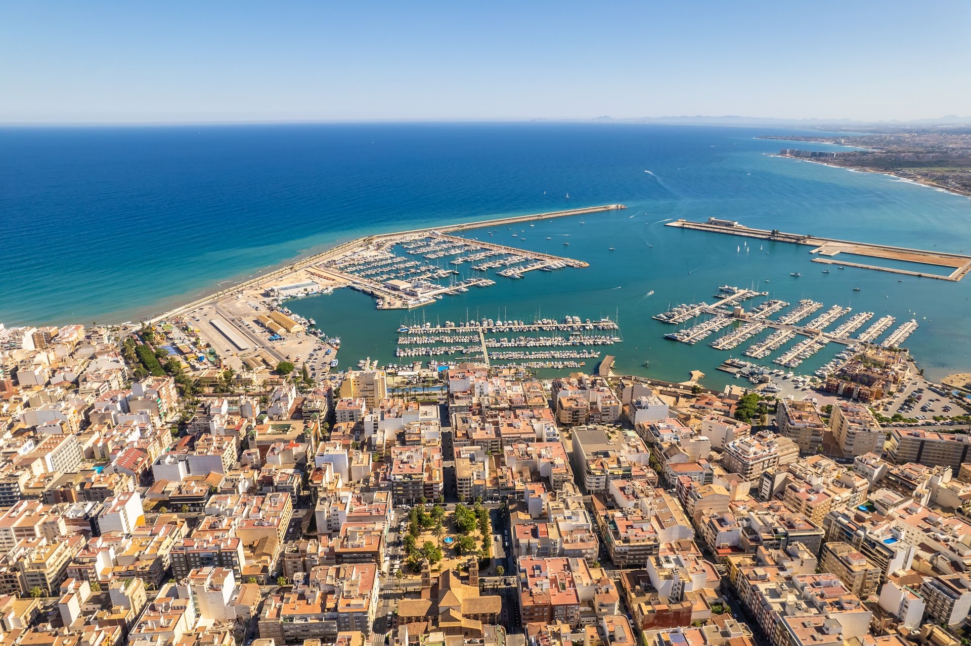 Master bedroom in duplex for sale in Torrevieja