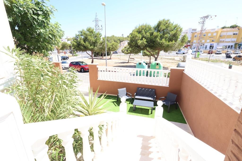 Dining area in villa for sale in Orihuela Costa