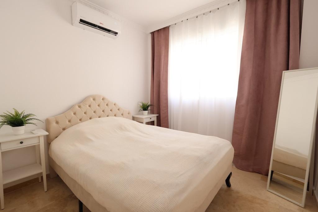 Garden in villa for sale in Orihuela Costa