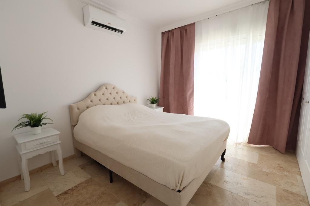 Dining area in villa for sale in Orihuela Costa