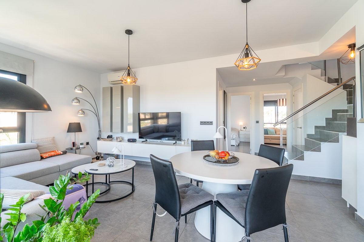 Dining area in penthouse for sale in Villamartin