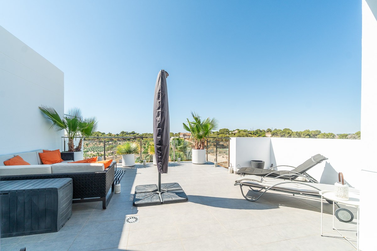 Terrace in penthouse for sale in Villamartin