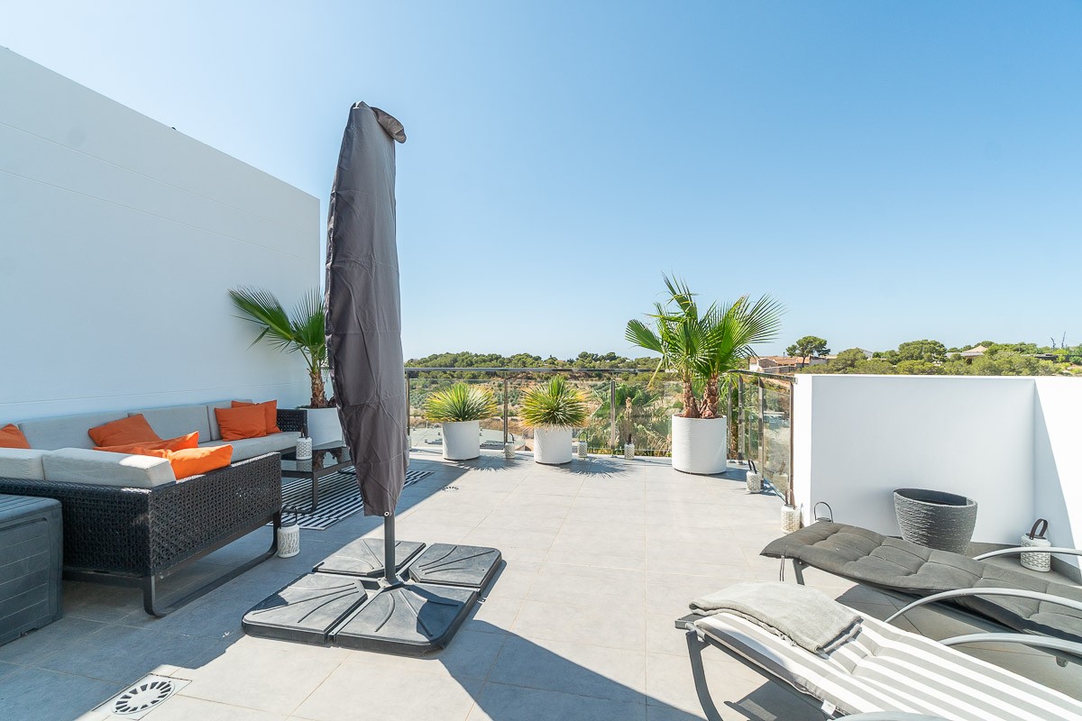Pool area in penthouse for sale in Villamartin