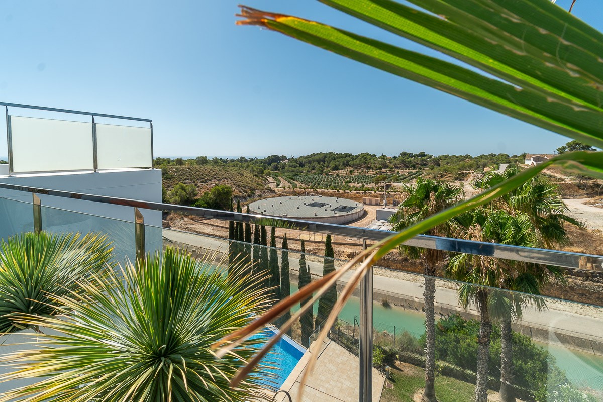 Kitchen in penthouse for sale in Villamartin