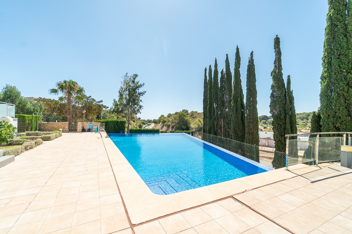 Dining area in penthouse for sale in Villamartin