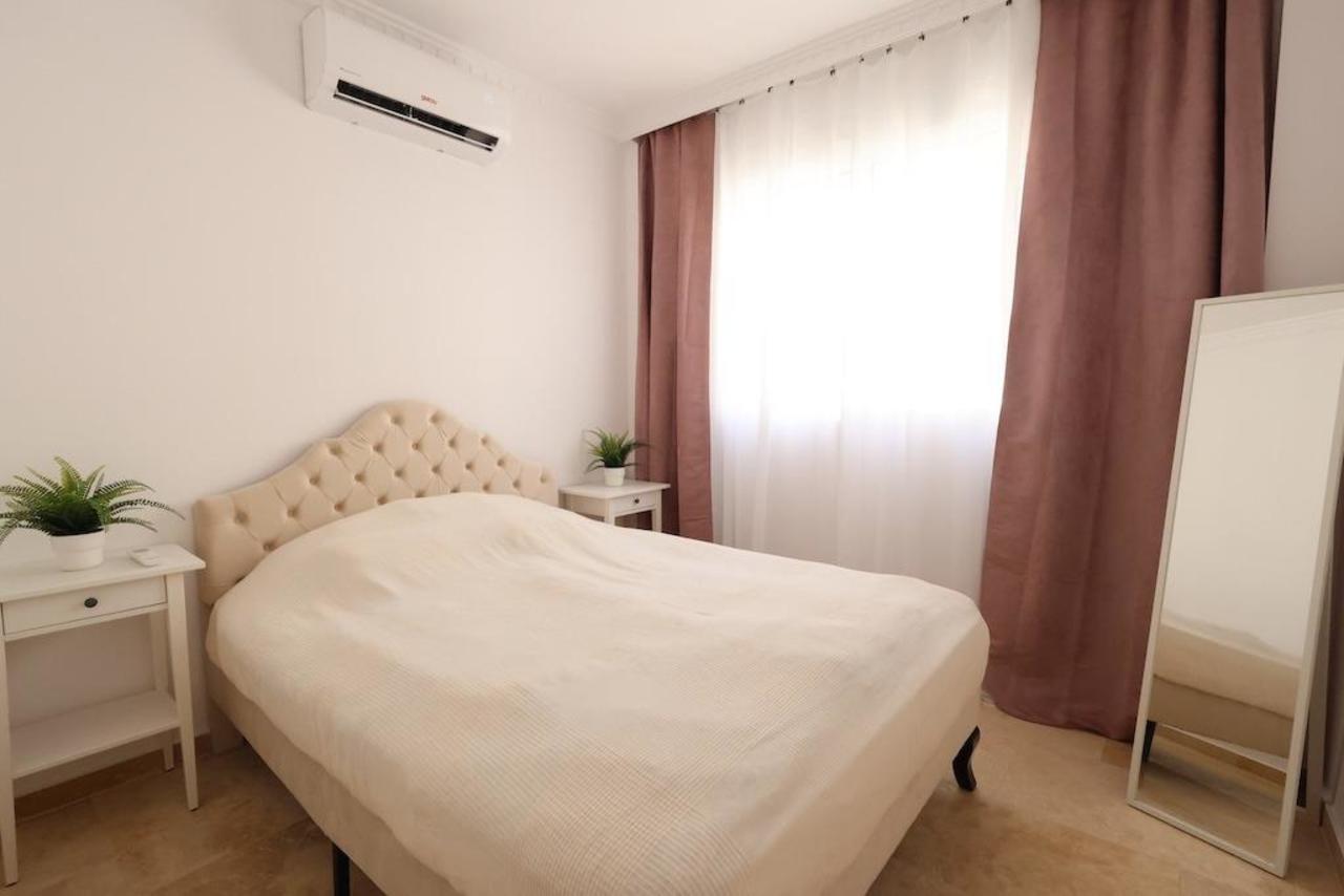 Garden in villa for sale in Orihuela Costa