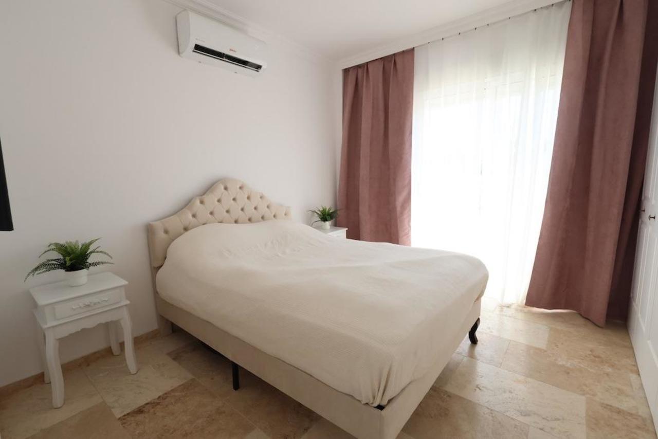 Dining area in villa for sale in Orihuela Costa