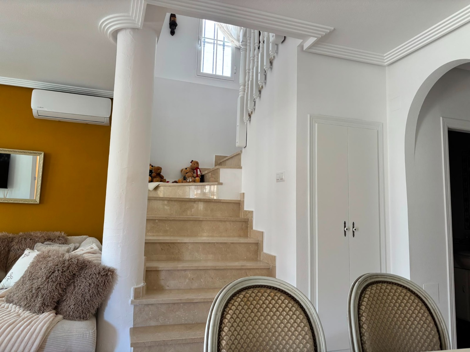 Exterior view in villa for sale in El Raso