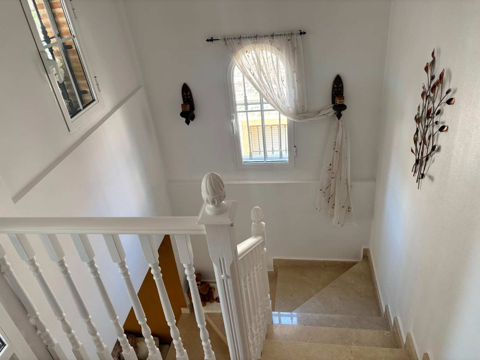 Living room in villa for sale in El Raso