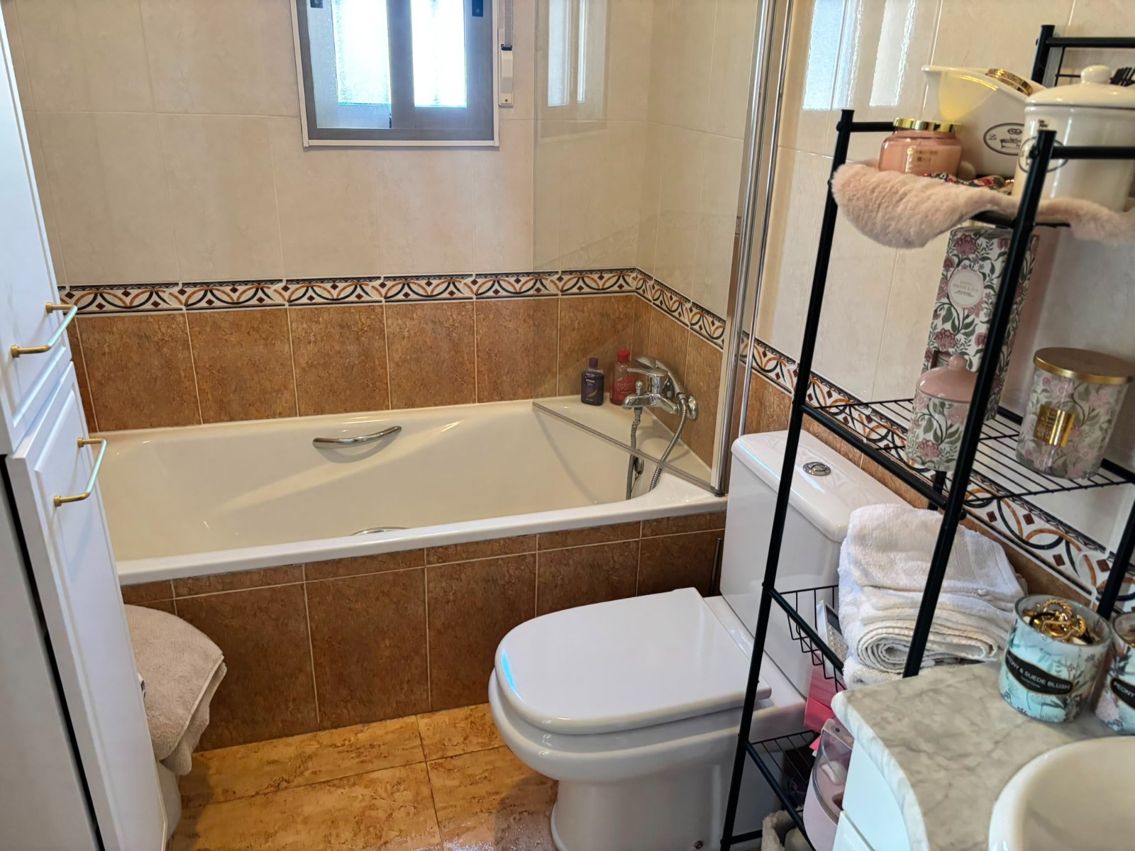 Master bedroom in villa for sale in El Raso