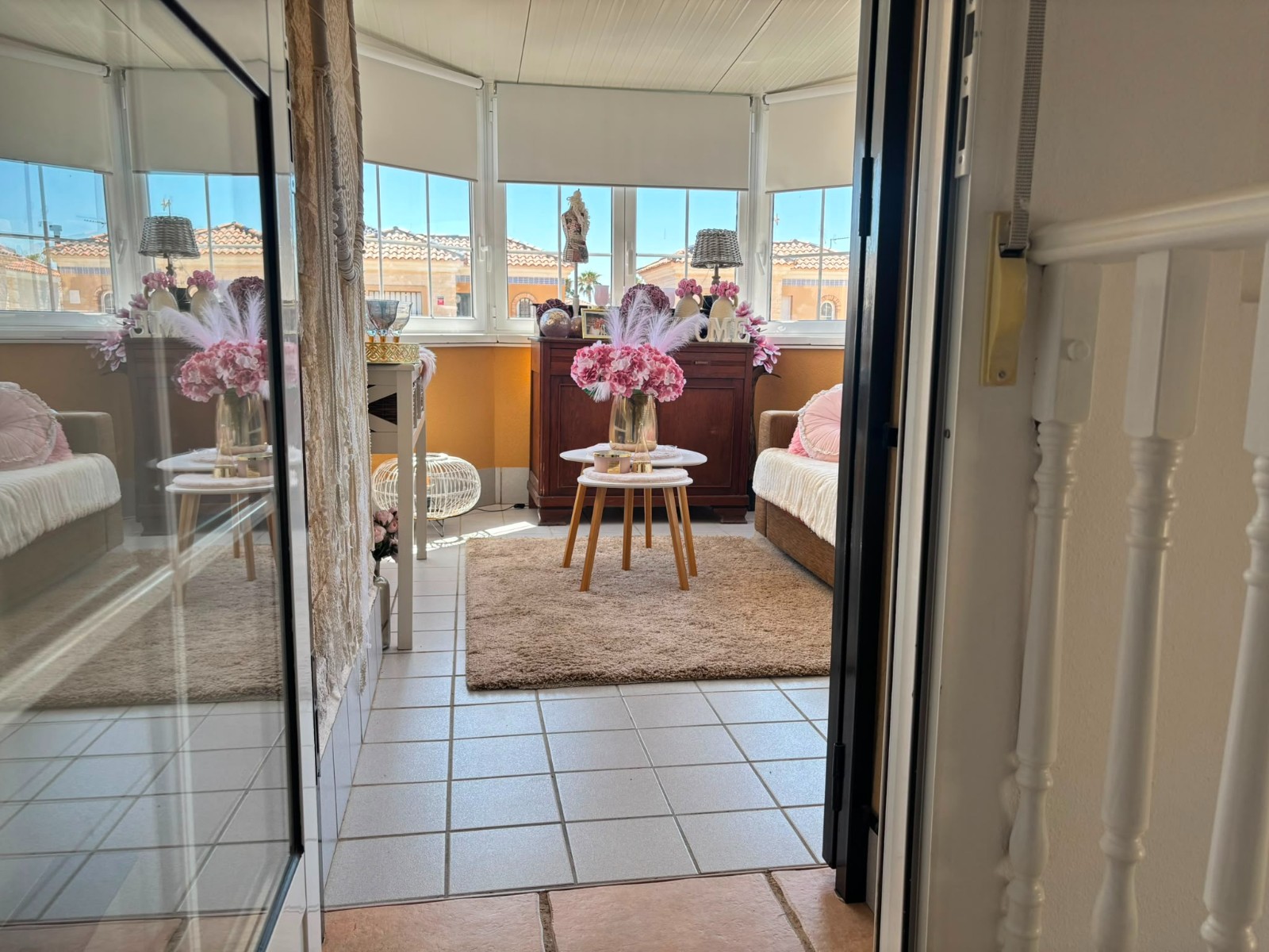 Terrace in villa for sale in El Raso