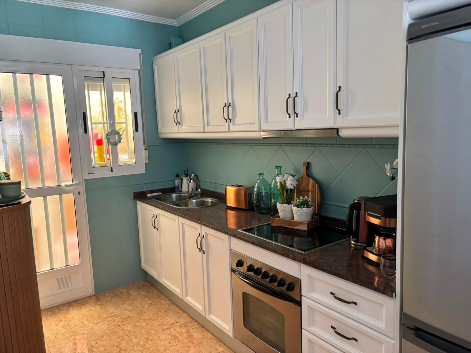 Garden in villa for sale in El Raso
