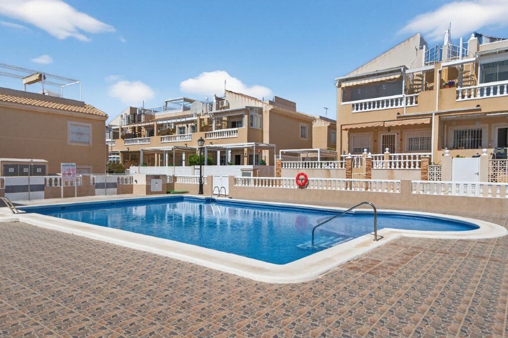 Exterior view in terraced for sale in Torrevieja