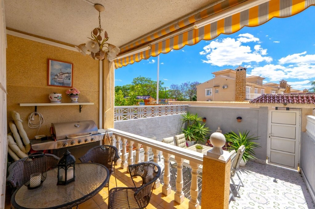 Pool area in terraced for sale in Torrevieja
