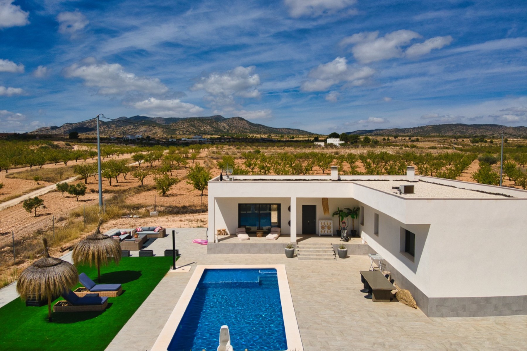 Bathroom in villa for sale in Pinoso