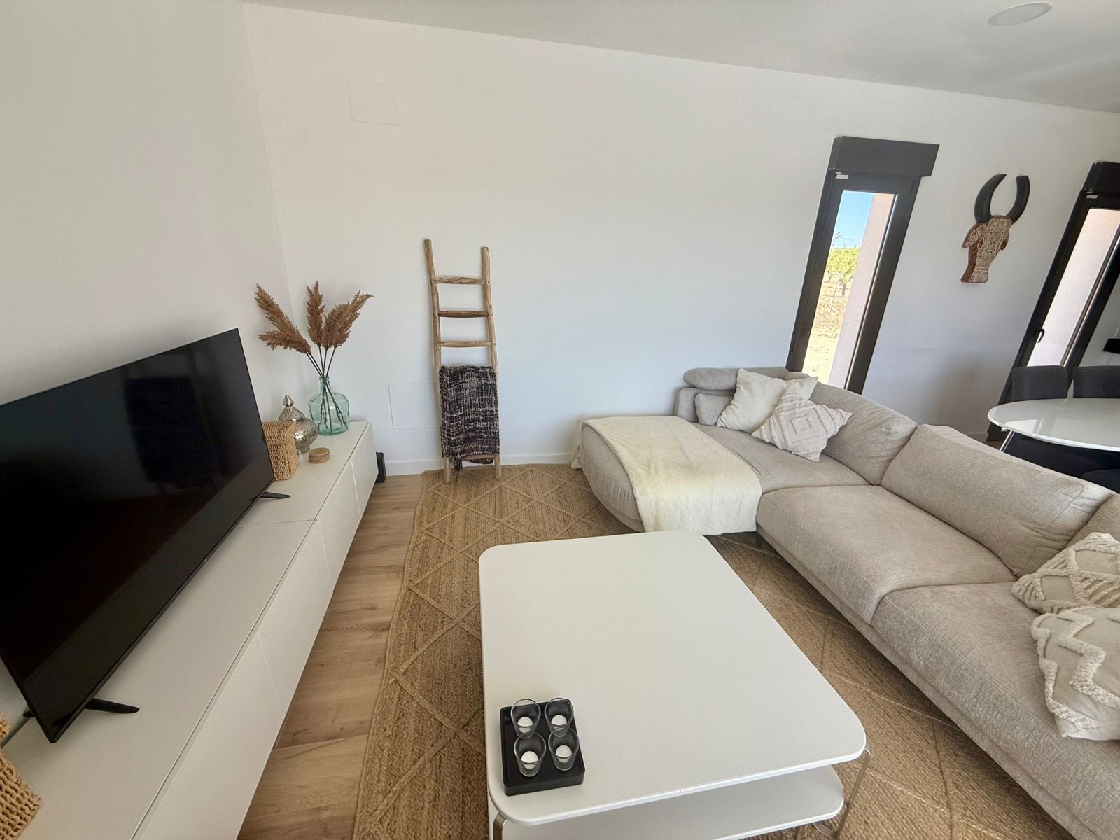 Dining area in villa for sale in Pinoso