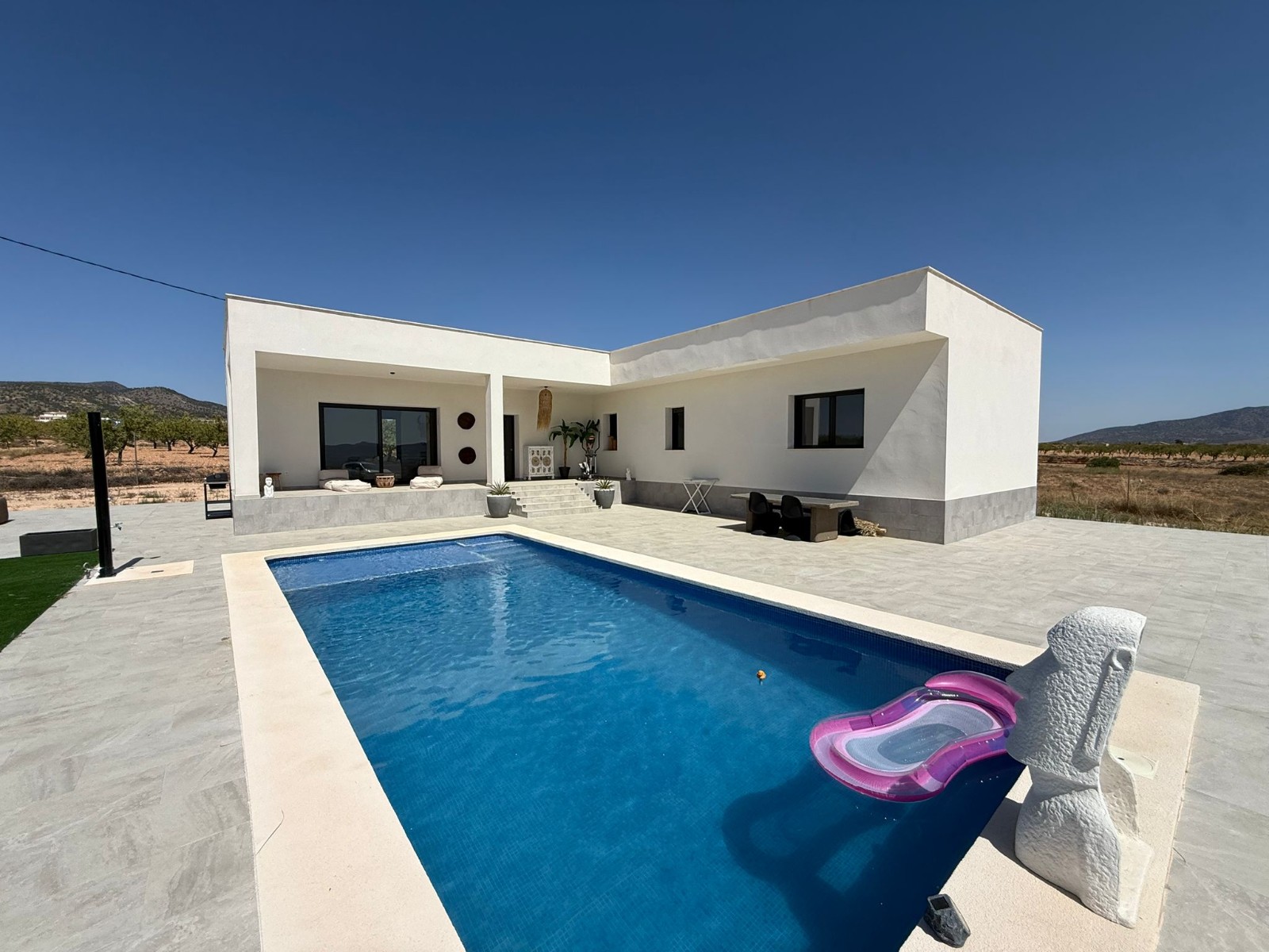 Living room in villa for sale in Pinoso