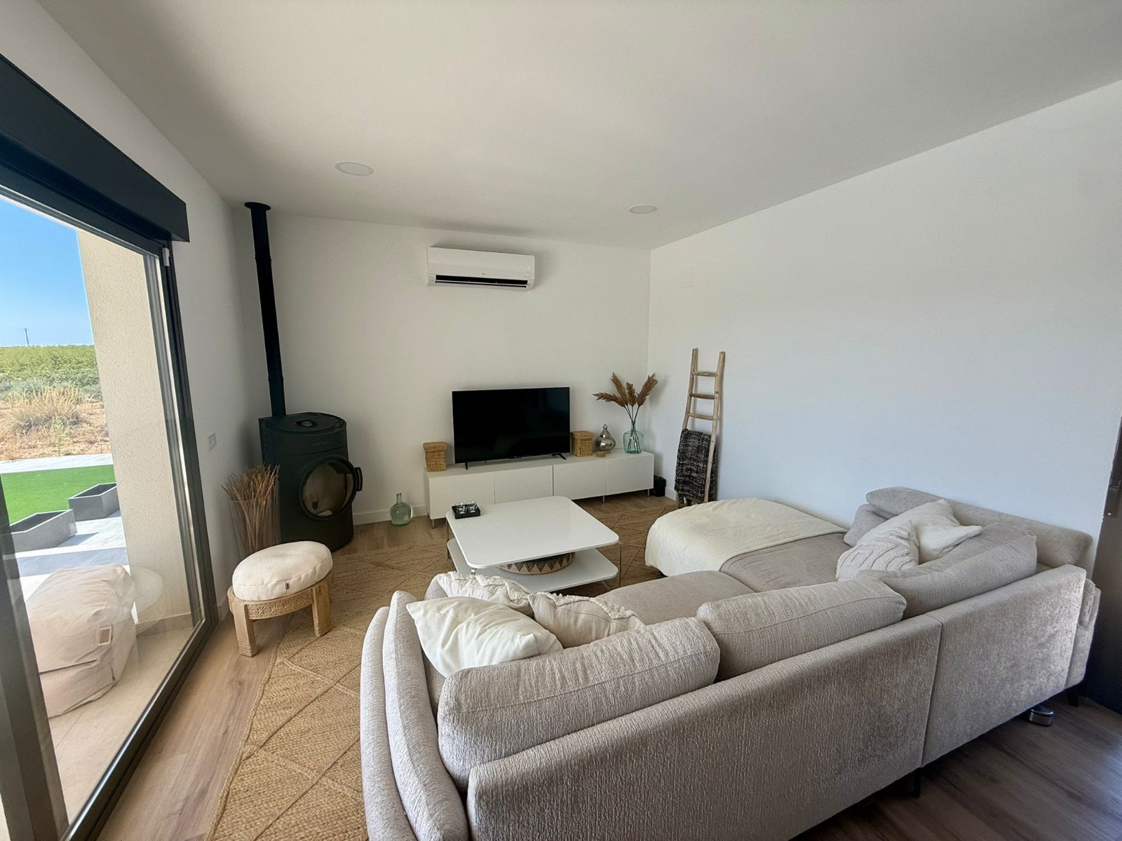 Terrace in villa for sale in Pinoso