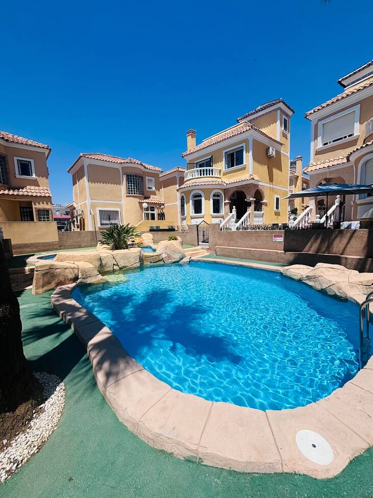 Kitchen in villa for sale in Villamartin
