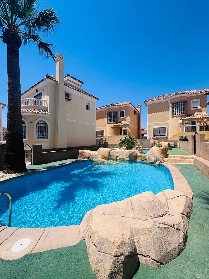 Terrace in villa for sale in Villamartin