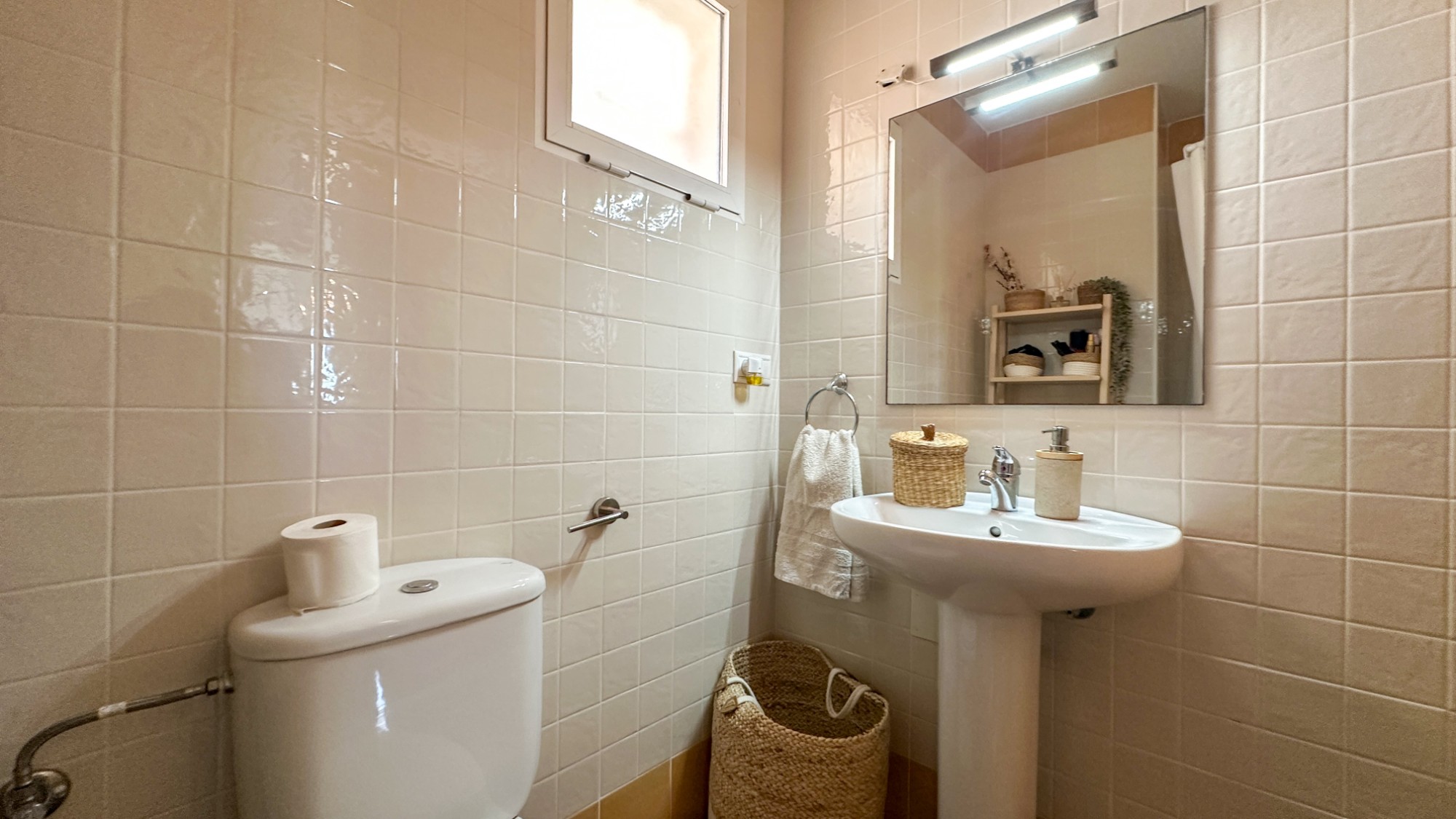 Master bedroom in apartment for sale in Guardamar del Segura