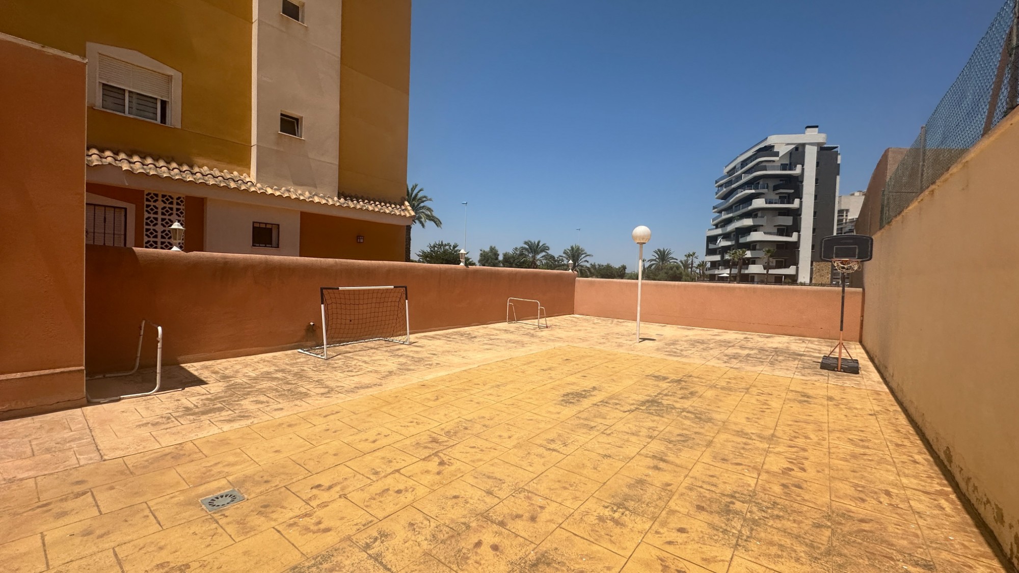 Bedroom in apartment for sale in Guardamar del Segura