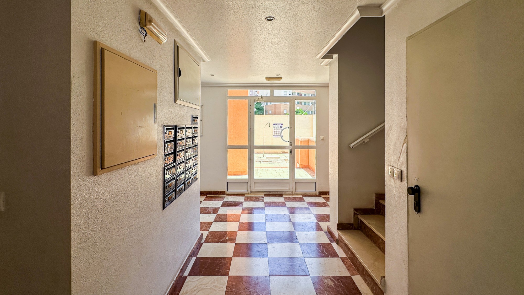Master bedroom in apartment for sale in Guardamar del Segura