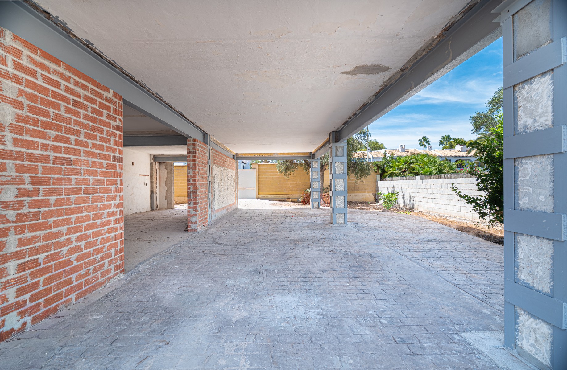 Dining area in villa for sale in Cabo Roig
