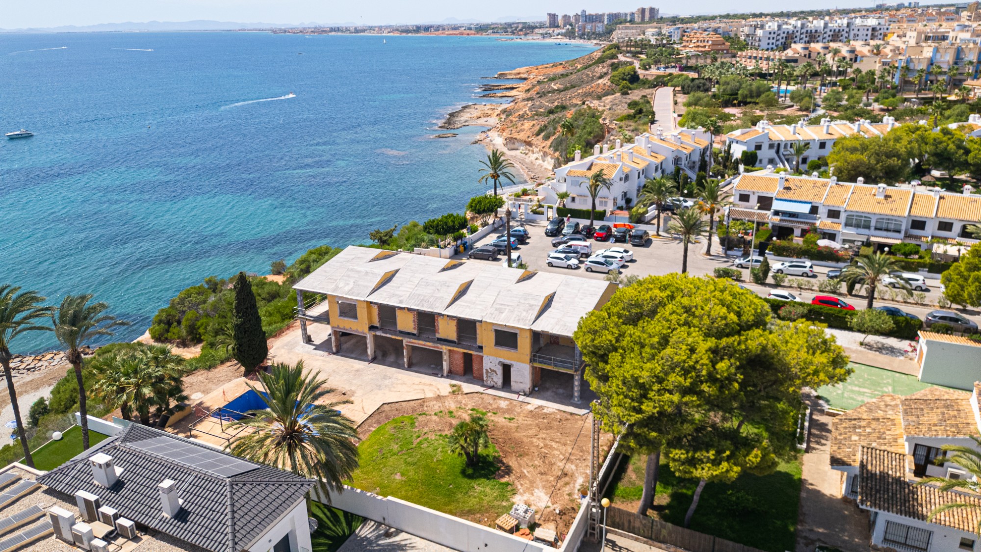 Terrace in villa for sale in Cabo Roig