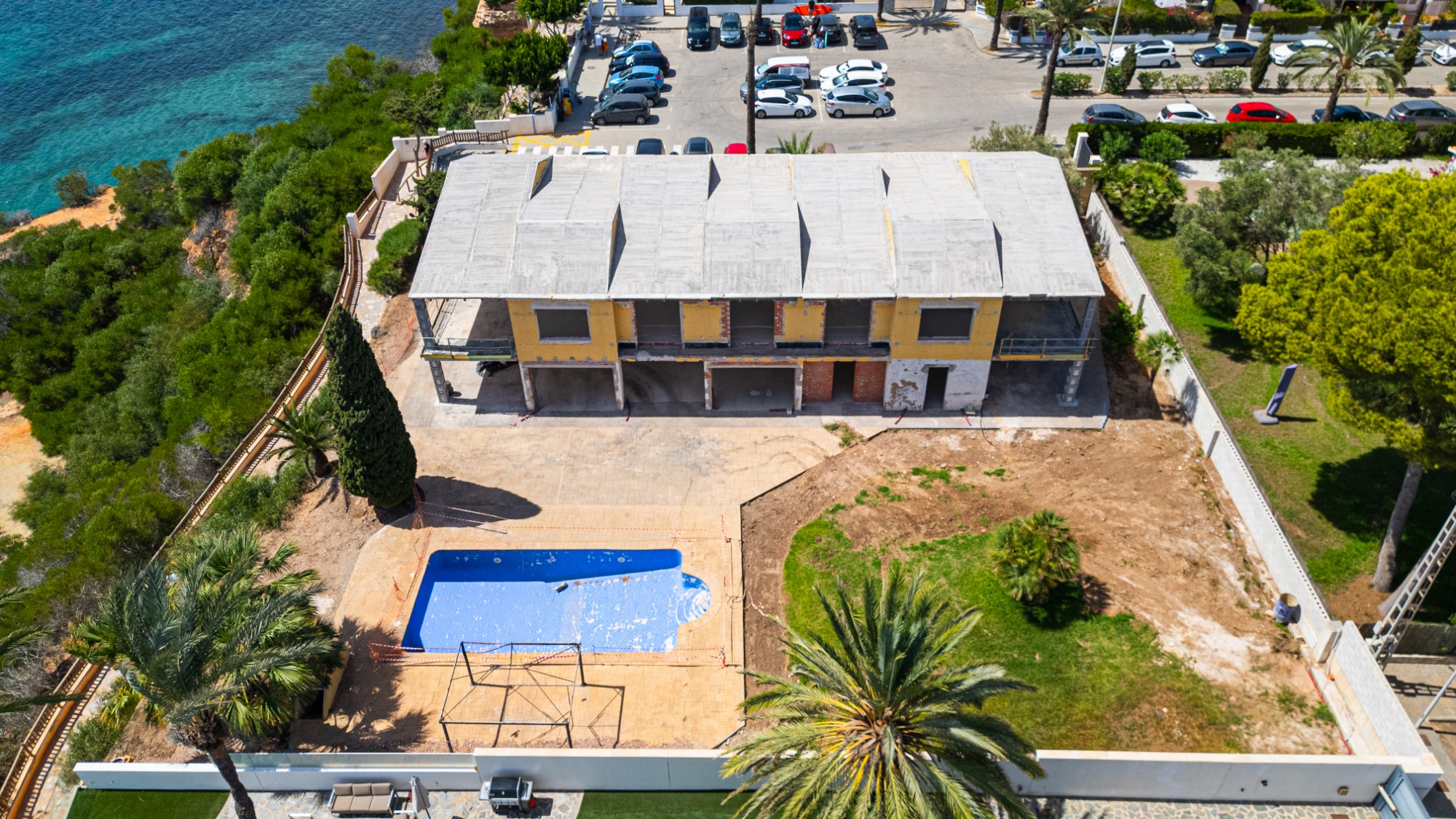 Pool area in villa for sale in Cabo Roig