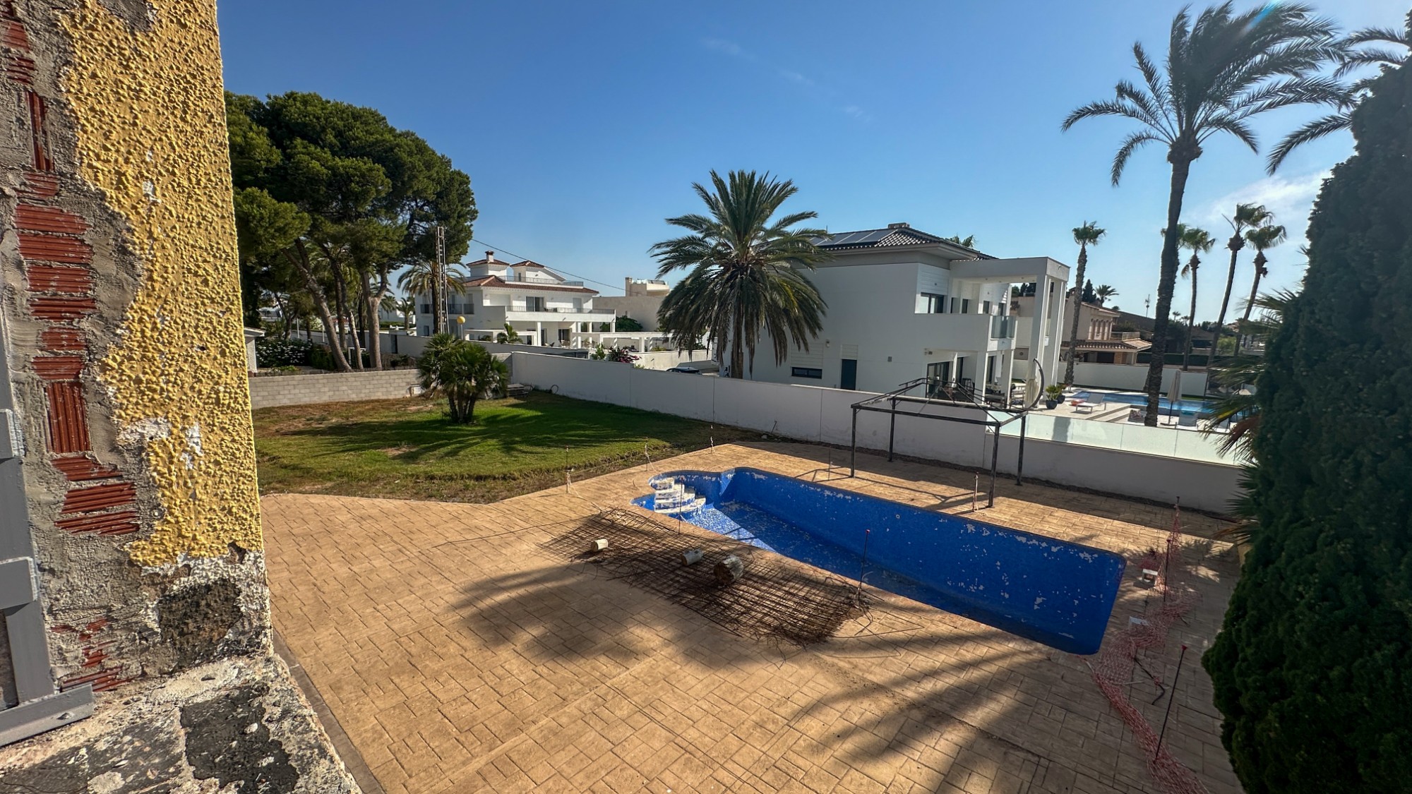 Bathroom in villa for sale in Cabo Roig