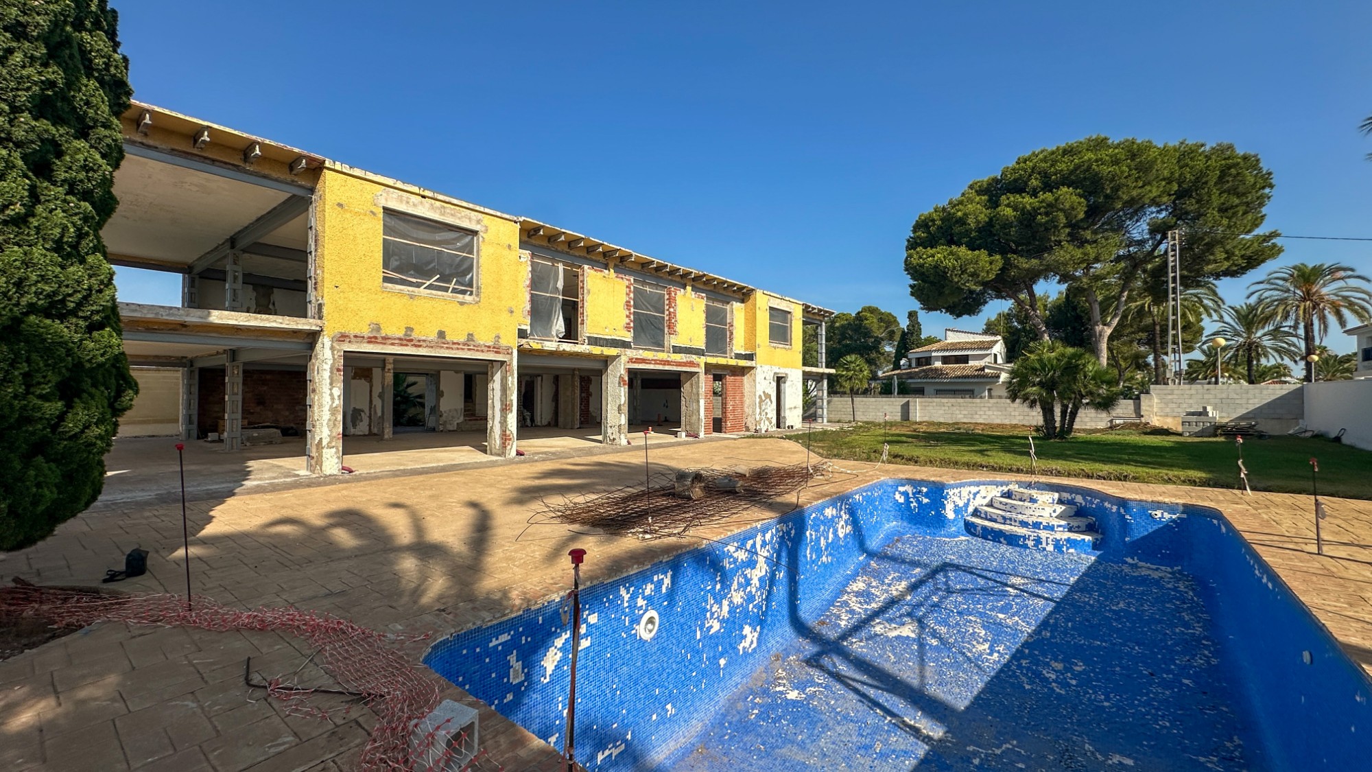 Terrace in villa for sale in Cabo Roig