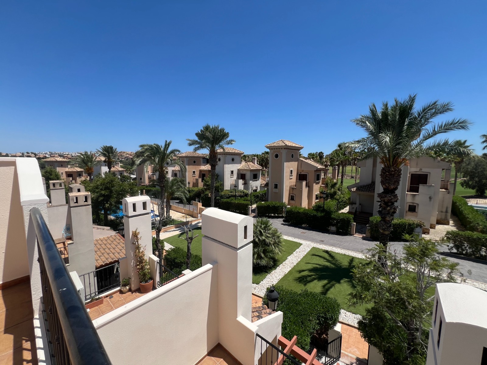 Pool area in villa for sale in Algorfa