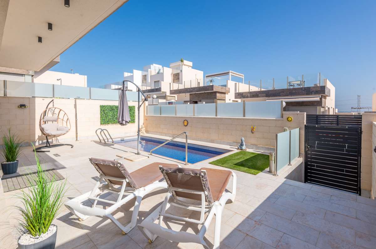 Bathroom in villa for sale in Orihuela Costa