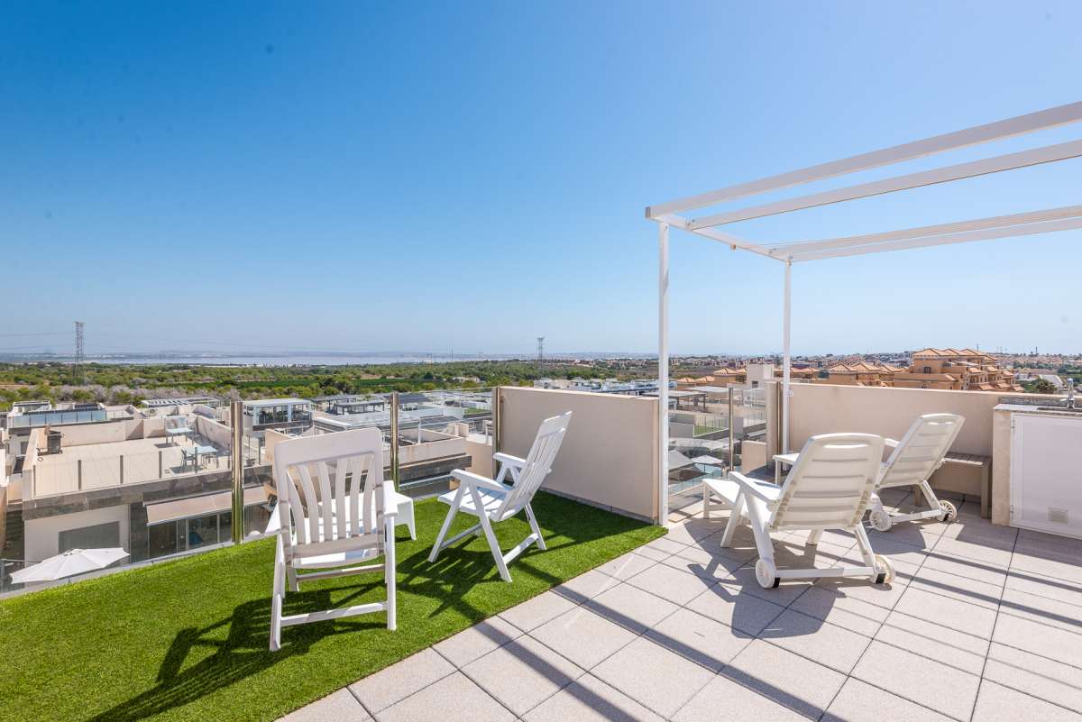 Terrace in villa for sale in Orihuela Costa