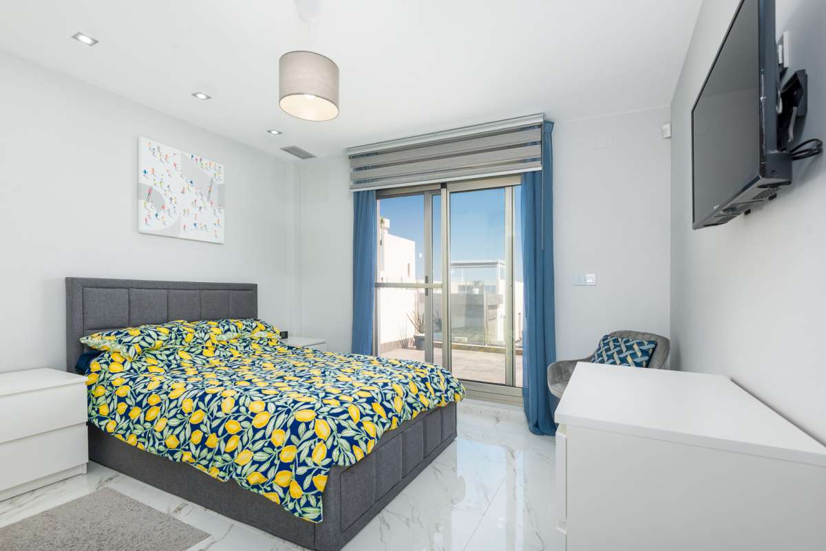 Dining area in villa for sale in Orihuela Costa