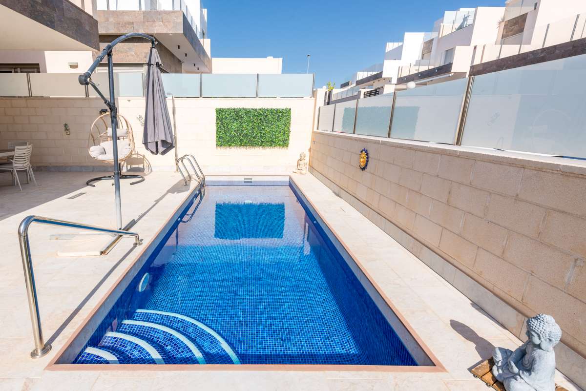 Bedroom in villa for sale in Orihuela Costa