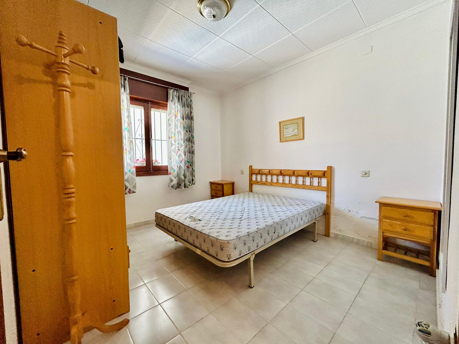 Bedroom in bungalow for sale in Torrevieja