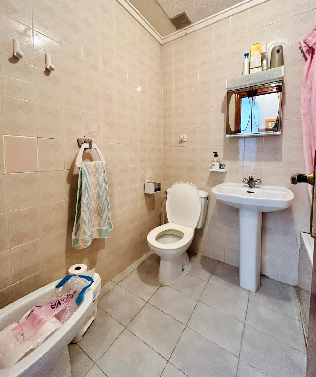 Master bedroom in bungalow for sale in Torrevieja