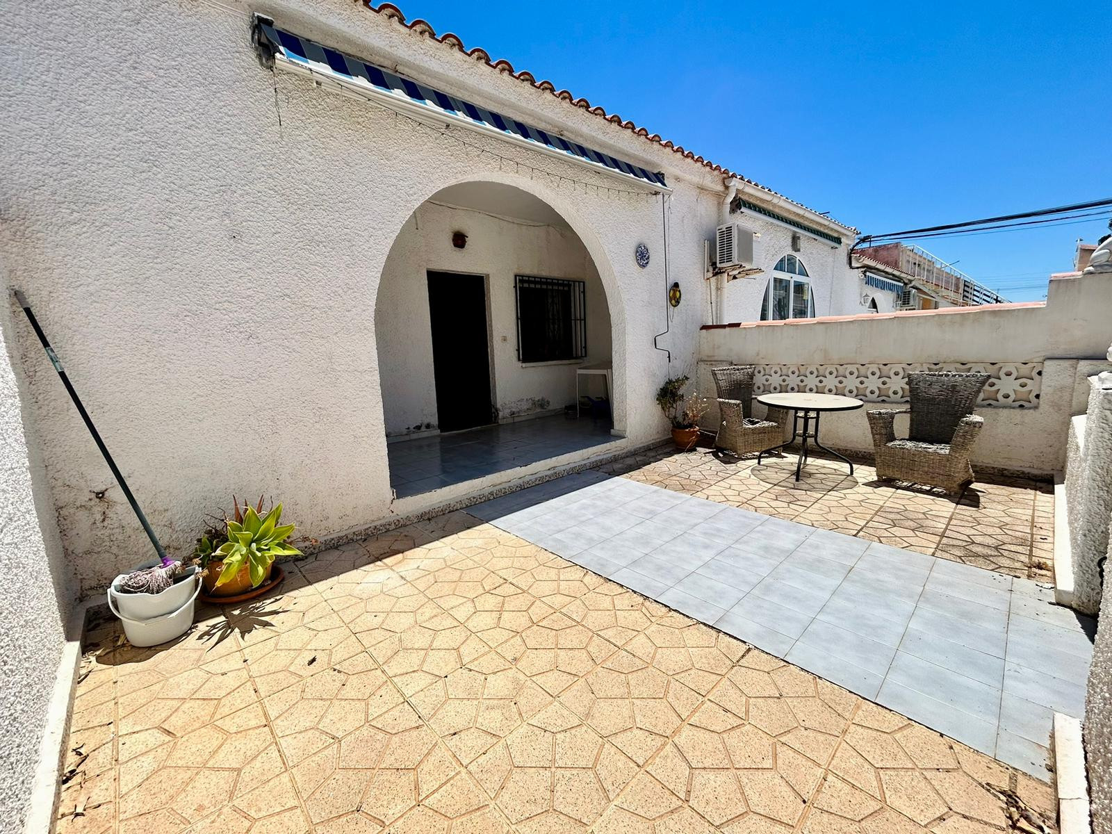 Terrace in bungalow for sale in Torrevieja
