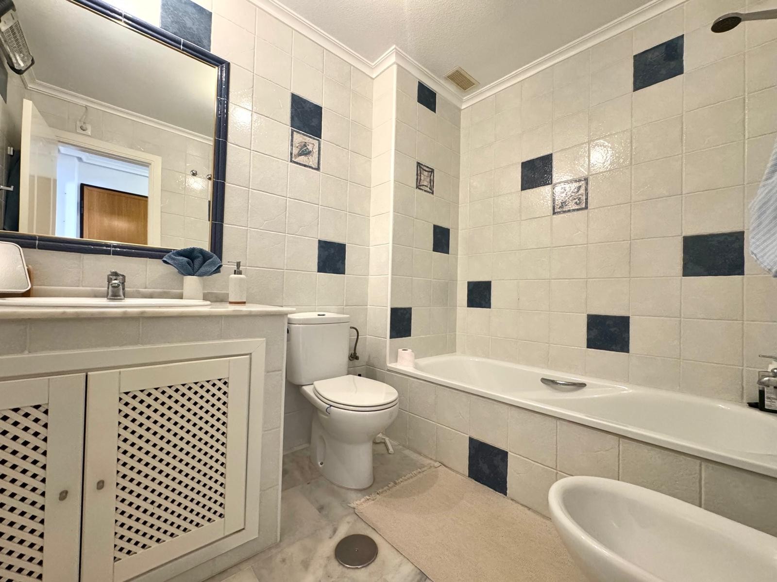 Garden in apartment for sale in Orihuela Costa