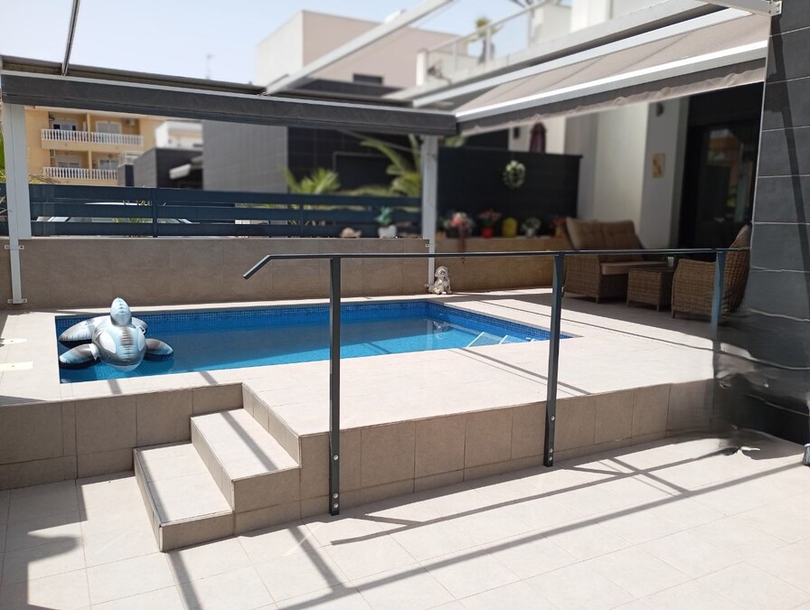 Dining area in villa for sale in Formentera del Segura