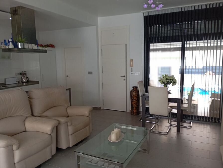 Dining area in villa for sale in Formentera del Segura