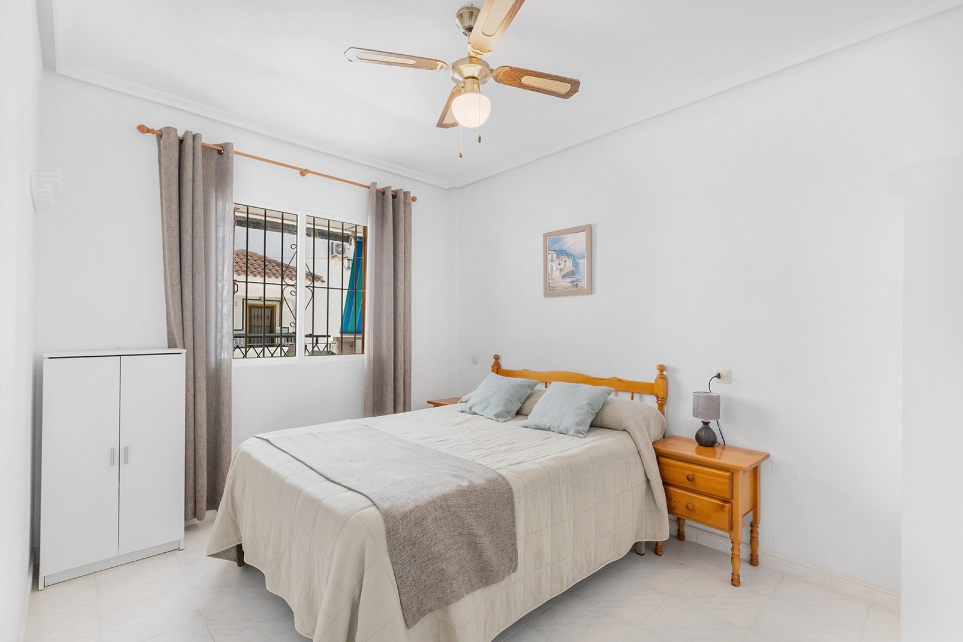 Bedroom in apartment for sale in La Mata