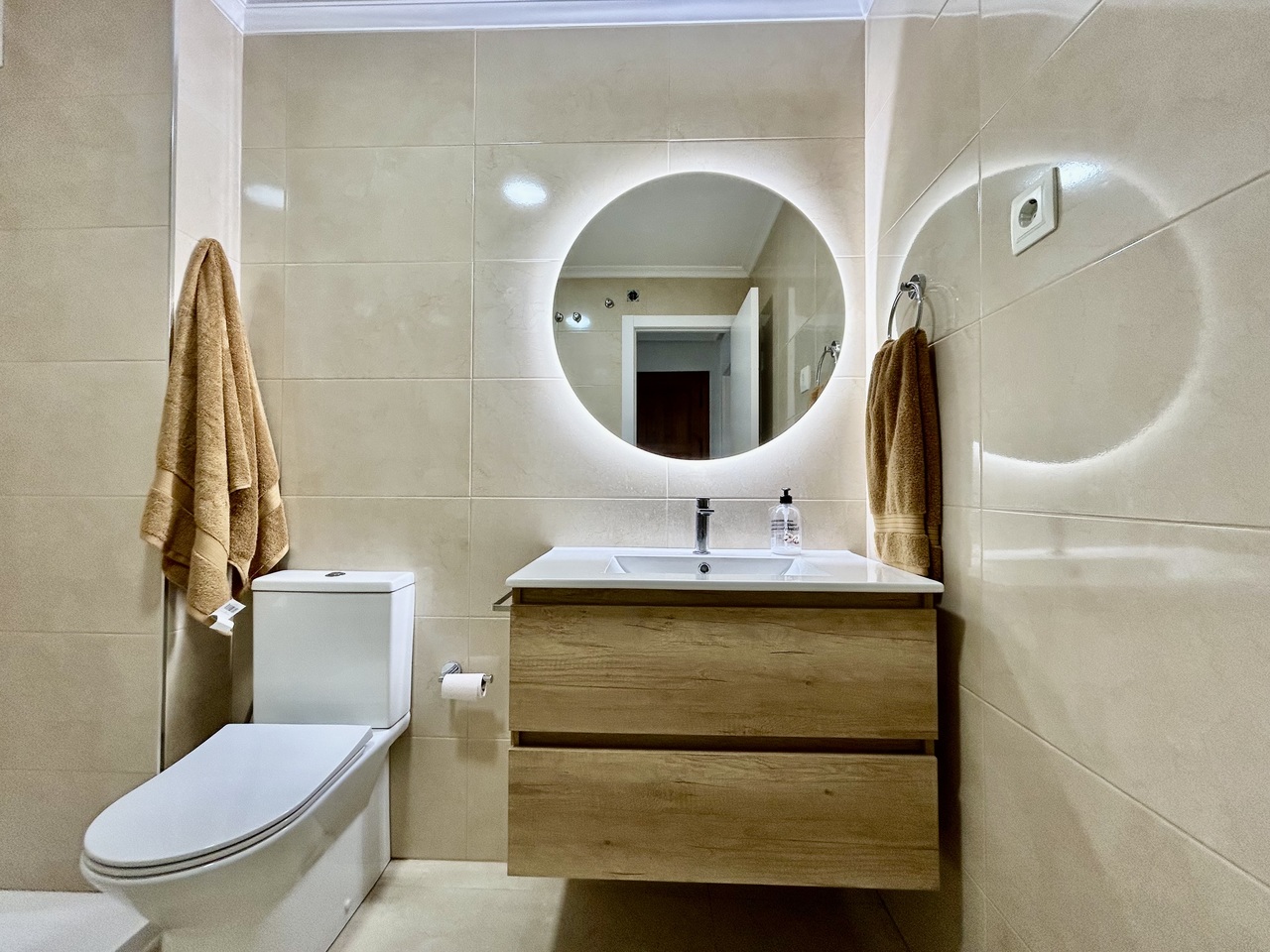 Bedroom in apartment for sale in Villamartin