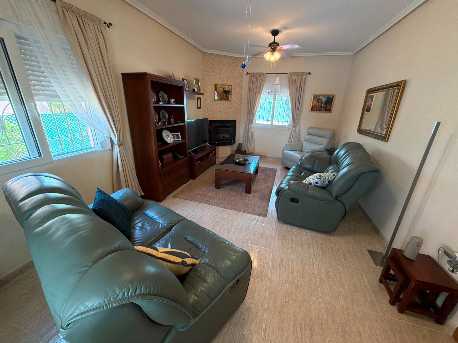 Living room in villa for sale in Los Montesinos