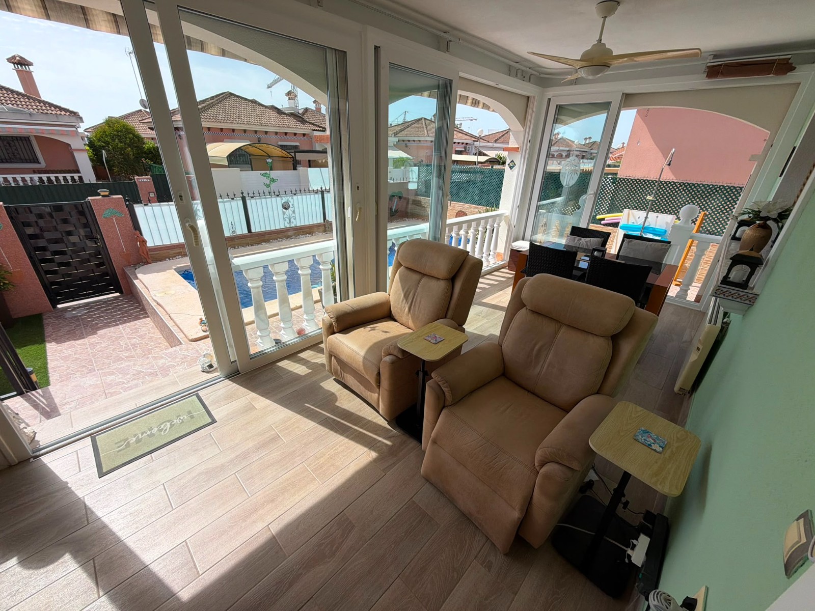 Dining area in villa for sale in Los Montesinos