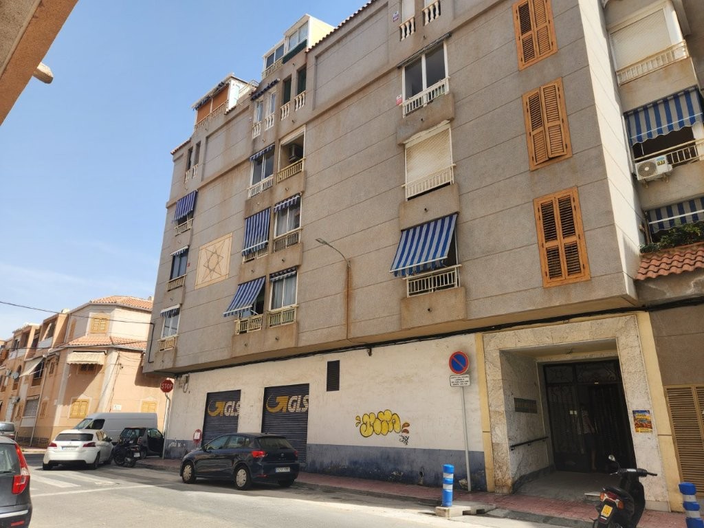 Bathroom in apartment for sale in Torrevieja